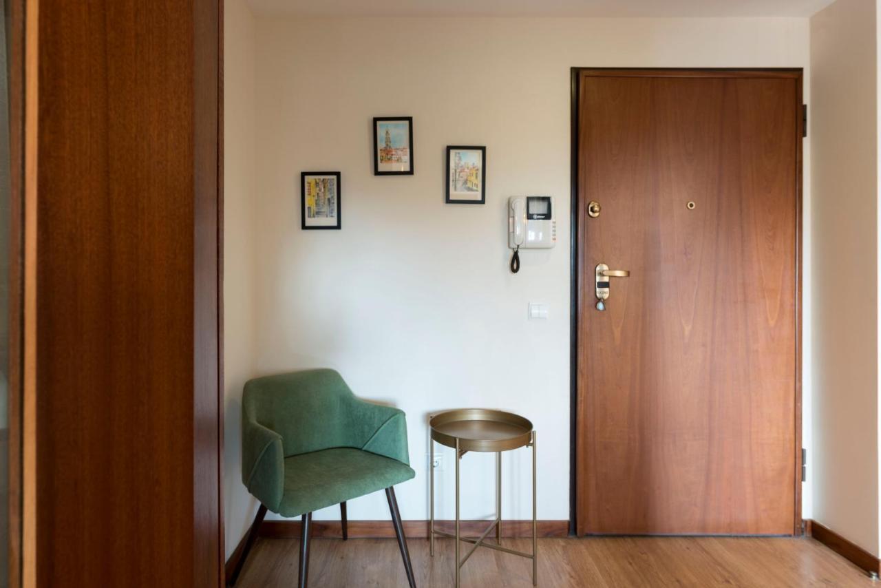 Lovelystay - Homey Feeling Flat W/ Free Parking Порто Екстериор снимка