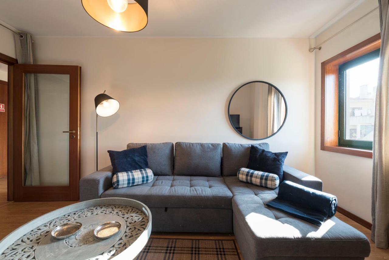 Lovelystay - Homey Feeling Flat W/ Free Parking Порто Екстериор снимка