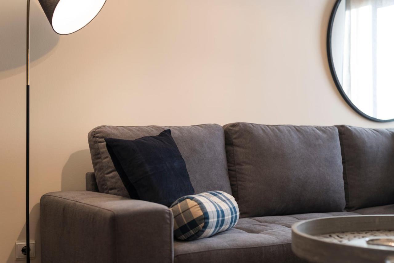 Lovelystay - Homey Feeling Flat W/ Free Parking Порто Екстериор снимка